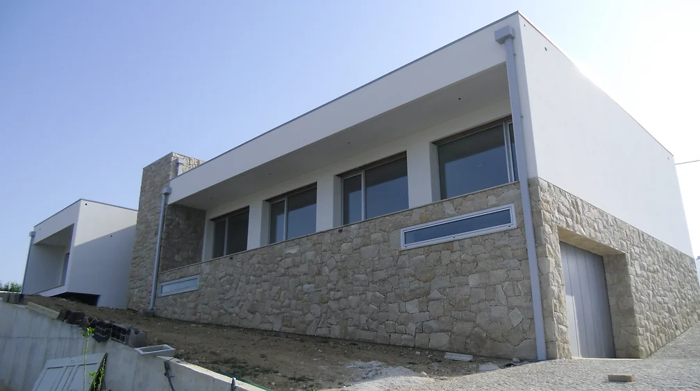 fbf66f_b6b27ef6b84d444cbb912ba89775e750